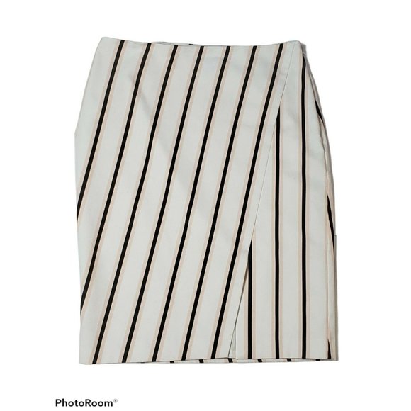 White House Black Market Dresses & Skirts - White House Black Market Pencil Skirt